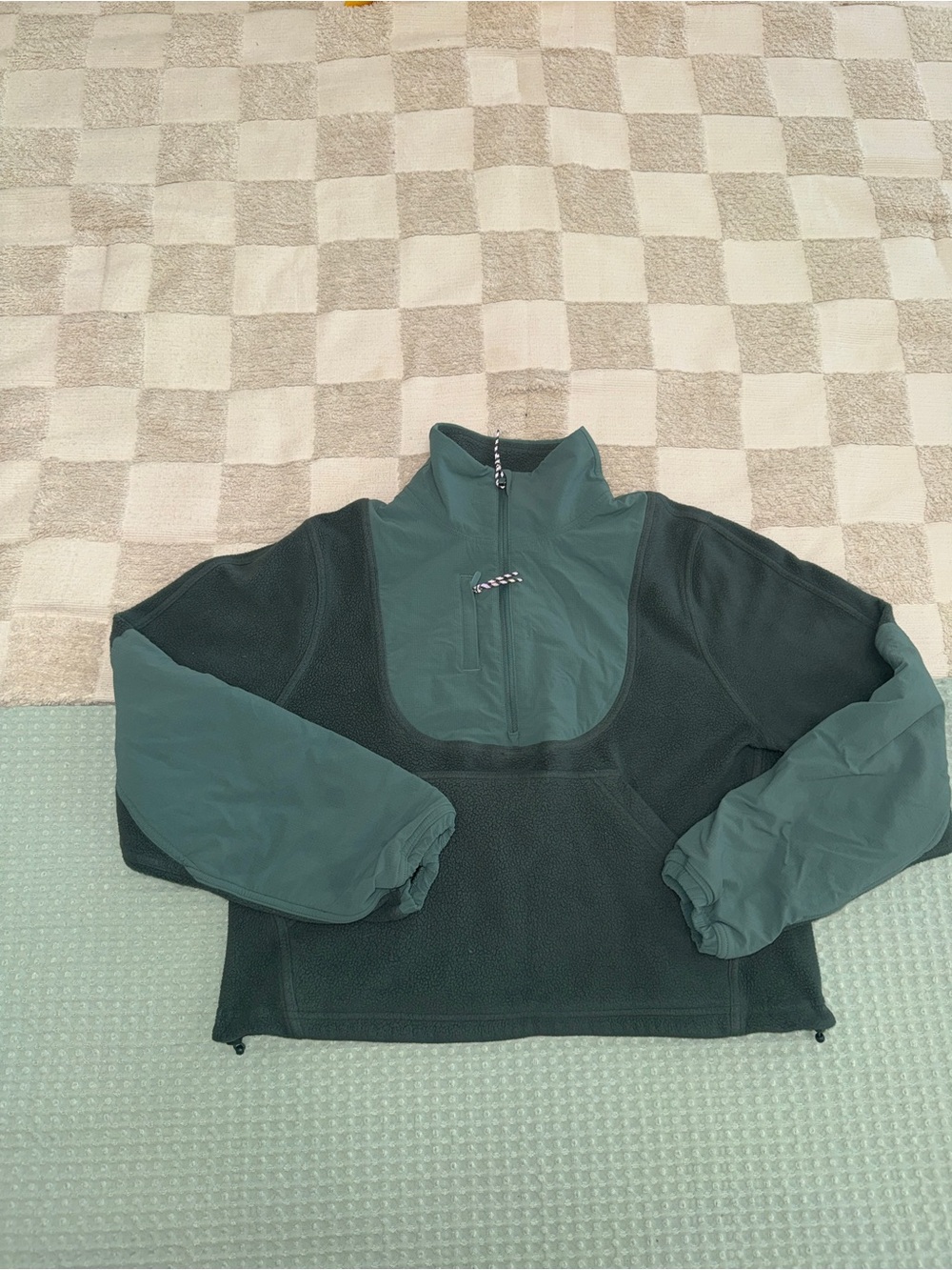 Lululemon Fleece + Ripstop Hiking Pullover
Dark Forest‎ / Medium Forest size 4
